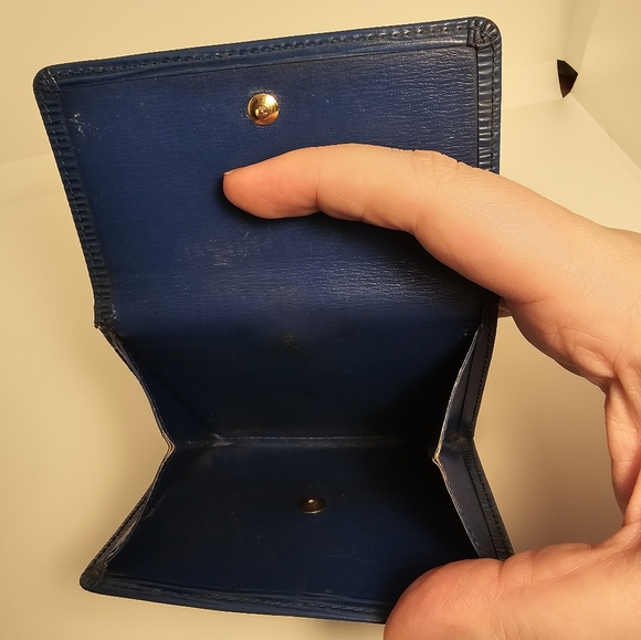 LOUIS VUITTON Blue Epi Wallet - Unisex - Picture 13 of 14